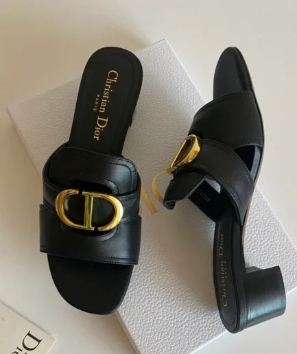 Dior 30 Montaigne slide